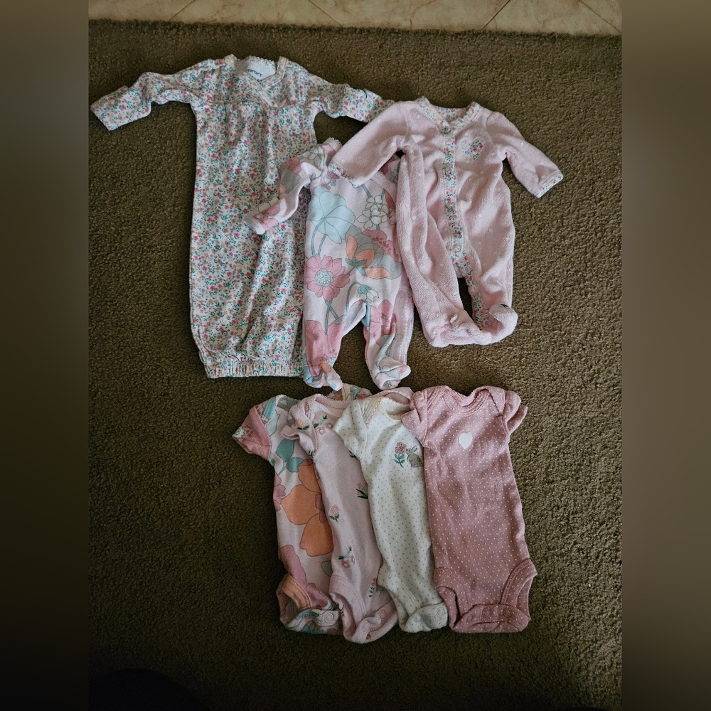 Up to 5 lbs PREEMIE girl clothes lot from CARTERS 7 items